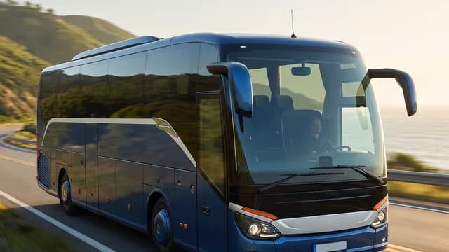 Reisebus auf der Panoramastraße nach Guatapé — Reiseversicherung inklusive